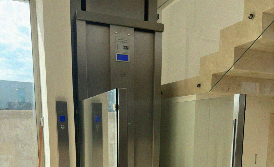 Elevador residencial pequeno: soluções compactas para casas com pouco espaço